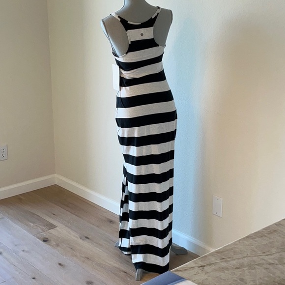 NWT Lululemon Refresh Black & White Striped Maxi Dress Size 8 - Picture 3 of 6
